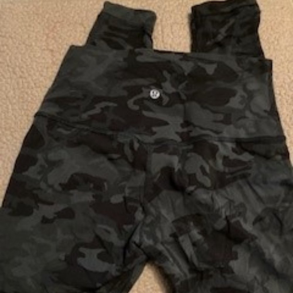 Lululemon Leggings - Camo - Size 8